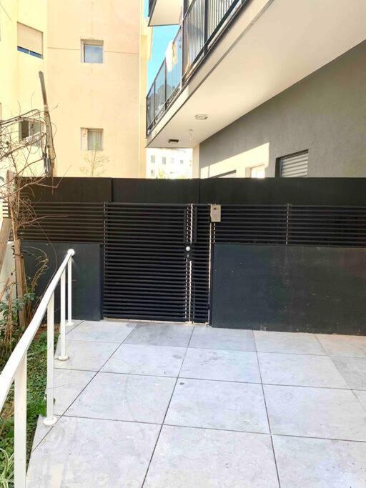 Secure Duplex Garden By Shouk Hacarmel Tel-Aviv