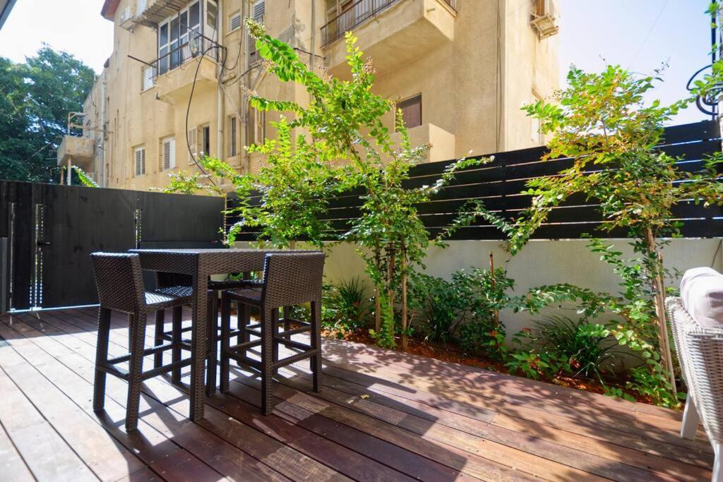 Secure Duplex Garden By Shouk Hacarmel Tel-Aviv