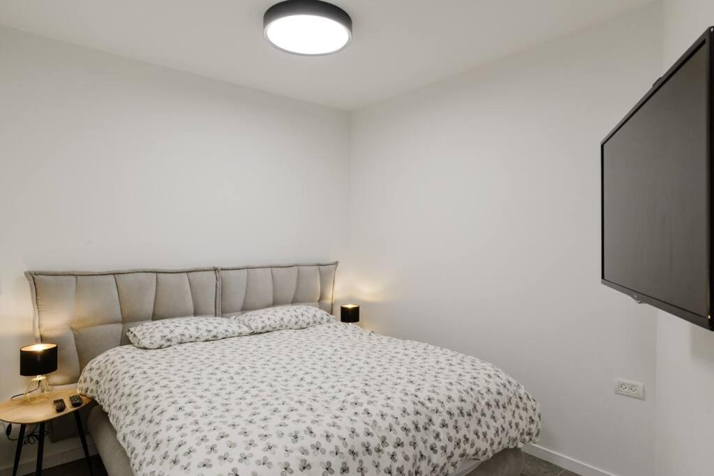 Secure Duplex Garden By Shouk Hacarmel Appartement *