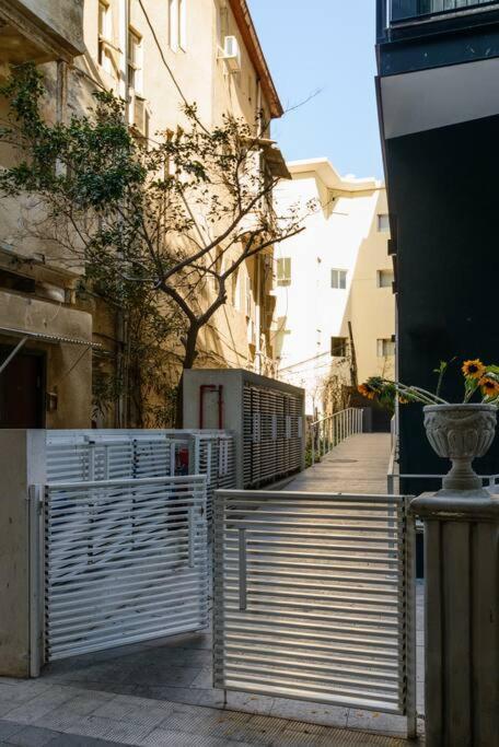 Secure Duplex Garden By Shouk Hacarmel * Tel-Aviv